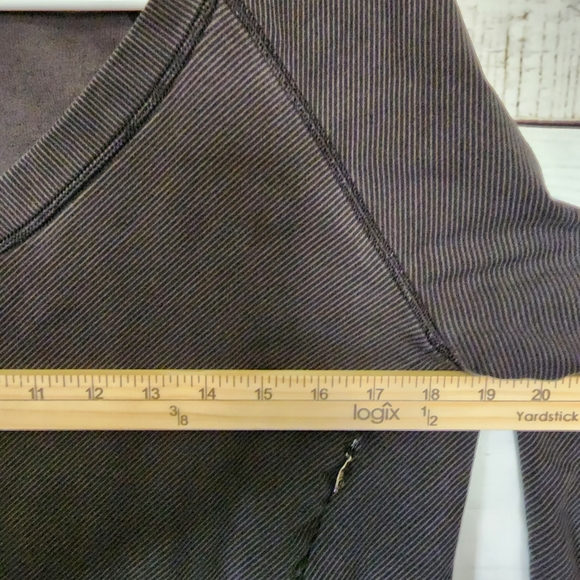 Lululemon- After Asana V-Neck Telemark Print Pullover - Picture 8 of 12